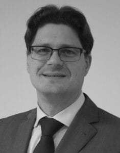 Porträt des Autors PD Dr. Markus Neumaier, Ausbildung zum Chirurg/Unfallchirurg und Orthopäden