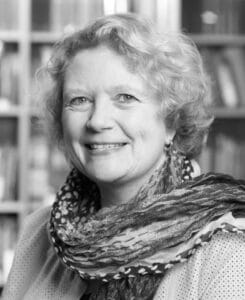 Porträt der Autorin Professor Dr. Angelika Eggert, Direktorin der Klinik für Pädiatrie mit Schwerpunkt Onkologie und Hämatologie der Charité – Universitätsmedizin Berlin