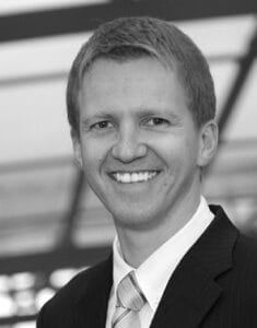Porträt des Autors Dr. med. Christian Sobau, Facharzt für Orthopädie und Unfallchirurgie, Sportmedizin und Chirotherapie