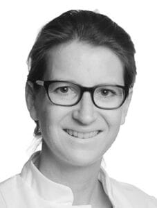 Porträt der Autorin Frau Dr. med. Vera von Bodungen, Brustzentrum, Klinik und Poliklinik für Frauenheilkunde und Geburtshilfe, Klinikum der Universität München (LMU)