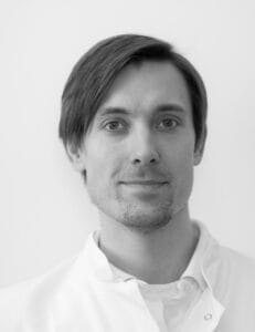 Porträt des Autors Dr. med. Dominik Maximilian Vogt zertifizierter Fußchirurg der Gesellschaft für Fuß- und Sprunggelenkchirurgie e.V