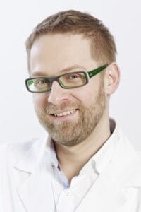 Porträt des Autors Dr. Karl Boden Leitender Oberarzt an der Augenklinik Sulzbach und stellvertretender Klinikleiter sowie Sektionsleiter Retinologie und Laser-Kataraktchirurgie