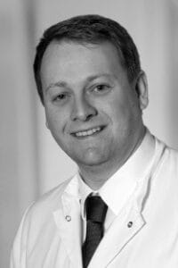 Porträt des Autors Prof Dr. med. Thomas Dreher Leiter der Sektion Kinderorthopädie, Neuroorthopädie und Fußchirurgie an der Klinik für Orthopädie und Unfallchirurgie der Universitätsklinik Heidelberg