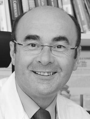 Porträt des Autors Prof. Dr. med. Robert Schwinger, Medizinische Klinik II am Klinikum Weiden, mit den Schwerpunkten Kardiologie, Pneumologie, Nephrologie und Internistische Intensivmedizin.