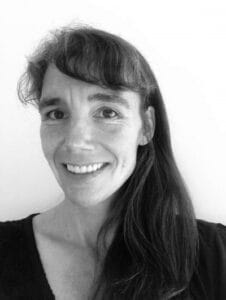 Porträt der Autorin Dr. Lea Höfel, Studium der Psychologie