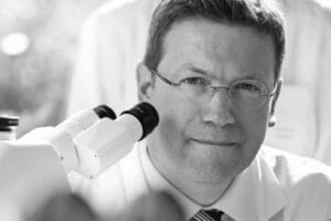 Porträt des Autors Prof. Dr. med. Martin Bommer Chefarzt Hämatologie, Onkologie, Infektiologie und Palliativmedizin der Alb-Fils Kliniken Göppingen