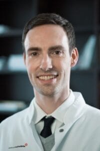 Porträt des Autors Priv.-Doz. Dr. med. Johannes Steinberg, Leitender Arzt und refraktiver Chirurg
