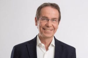 Porträt des Autors Prim. Univ. Prof. Dr. Günther Bernert, FA-Ausbildung Kinderheilkunde Kinderklinik Glanzing / Wien / Neonatologie
