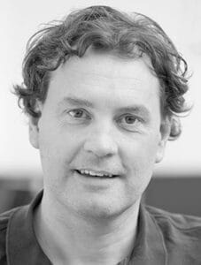 Porträt des Autors Prof. Dr. med. Jörn Siemer, MBA, seit 2017 Übernahme einer pränatalmedizinsche Praxis in Baden Baden.