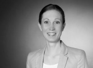 Porträt der Autorin Dr. med. Anne Karen Eiken, Fachärztin für Innere Medizin und Rheumatologie