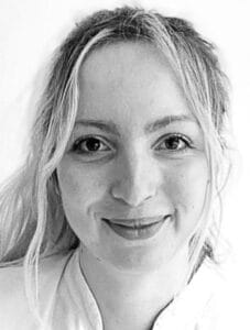 Porträt der Autorin Dr. med. univ. Anna Traub, Universitäres Herzzentrum Lübeck, Medizinische Klinik II, Elektrophysiologie
