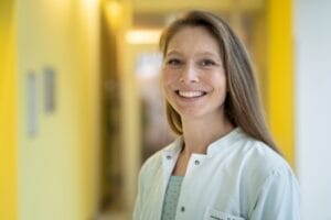 Porträt der Autorin Dr. med. Maria Fasshauer, Fachärztin für Kinder- und Jugendmedizin