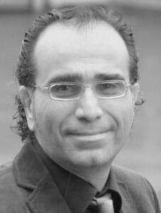 Porträt des Autors Dr. med. Nasser Zahedi, Facharzt für Frauenheilkunde und Geburtshilfe