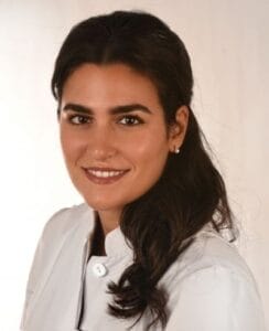 Porträt der Autorin Dr. med. Helin Arda, Augenklinik Herzog Carl Theodor München