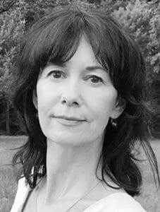 Porträt der Autorin Dr. rer. nat. Daniela Birkelbach, approbierte Chemikerin und Heilpraktikerin, Gesellschaft für Biofaktoren e.V.