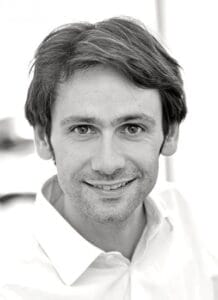 Porträt des Autors PD Dr. Ralf Krug, Spezialist für Endodontologie“ (DGET), Poliklinik für Zahnerhaltung & Parodontologie Universitätsklinikum Würzburg