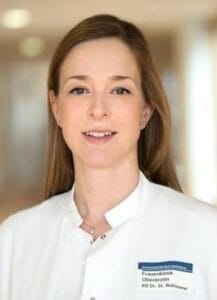 Porträt der Autorin Prof. Dr. med. Stephanie Wallwiener, Leiterin der Geburtshilfe