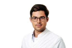 Porträt des Autors Dr. med. Cem Thunstedt, Assistenzarzt DMKG-zertifizierter Kopfschmerzexperte, Neurologische Klinik & Poliklinik