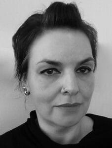 Porträt der Autorin Dr. Tanja Richter-Schmidinger, Diplom-Psychologin Univ., Diplom-Psychogerontologin Univ.
