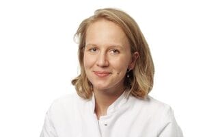 Porträt der Autorin Dr. med. Anna Marie Maier, Assistenzärztin für Gynäkologie & Geburtshilfe