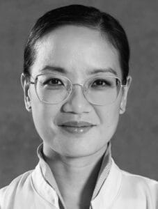 Porträt der Autorin Prof. Dr. med. Susanne Reger-Tan, Leiterin des Diabetes Exzellenzzentrums und der Ernährungsmedizin Klinik für Endokrinologie, Diabetologie und Stoffwechsel