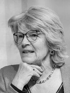Porträt der Autorin Dr. med. Claudia Schumann-Doermer, Frauenärztin und Psychotherapeutin
