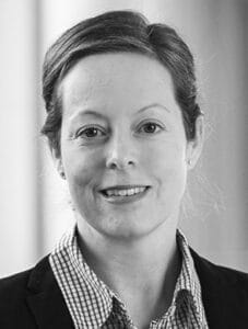 Porträt der Autorin Dr. med. Vera Arnold, Fachärztin für Kinder- und Jugendmedizin