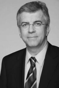Porträt des Autors Prof. Dr. med. Siegbert Rossol Facharzt für Innere Medizin Teilgebietes Gastroenterologie