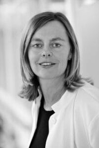 Porträt der Autorin Prof. Dr. Annegret Geipel, Frau Prof. Dr. Annegret Geipel ist Leiterin des Bereiches für Pränatale Diagnostik und Therapie am Universitätsklinikum Bonn