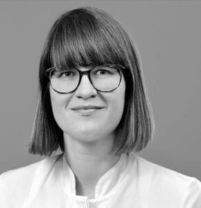 Porträt der Autorin Dr. med. Anja Schnabel, Pädiatrischen Rheumatologie und Immunologie der Klinik und Poliklinik für Kinder- und Jugendmedizin