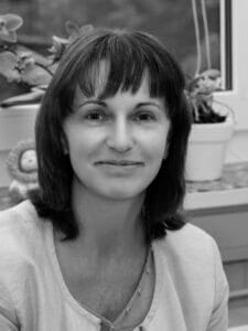 Porträt der Autorin Annette Hummel (Dipl.-Biol.) Geschäftsführung der Schwimm- und Badebeckenwasserkommission des Umweltbundesamtes beim Bundesministerium für Gesundheit