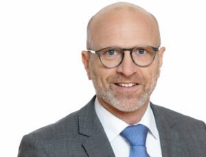 Porträt des Autors Prof. Dr. med. Jost Kaufmann, Leitender Oberarzt der Abteilung für Kinderanästhesie und Endoskopie, Professur für Kinderanästhesiologie