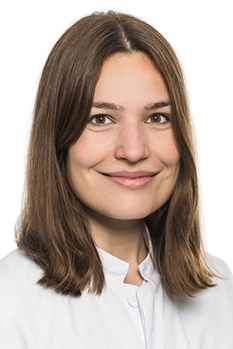 Porträt der Autorin Dr. med. Christiane Leidinger, Assistenzärztin in der Klinik für Frauenheilkunde und Geburtshilfe am Universitätsklinikum Düsseldorf